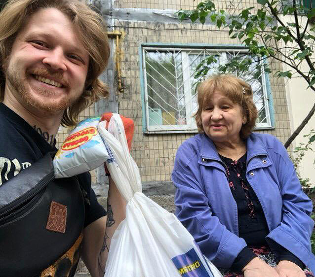 Vrijwilligersorganisatie Podyg helpt ontheemden in Kiev